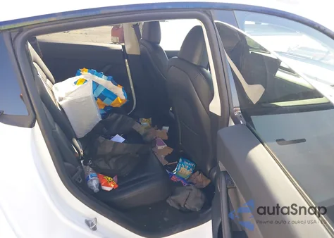 2023 Tesla Model Y Awd/Long Range Dual Motor All-Wheel Drive z USA, uszkodzony, nr VIN 7SAYGDEE5PF755573